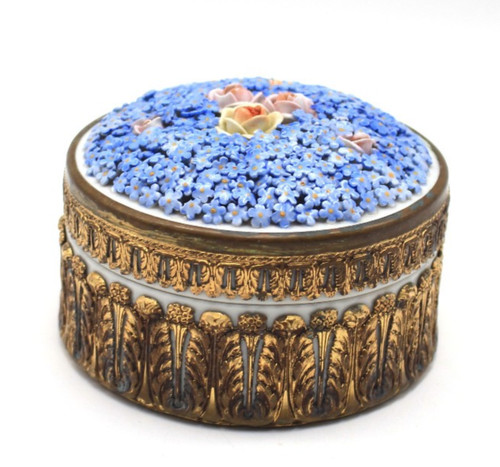 Antique lidded jar - , with
